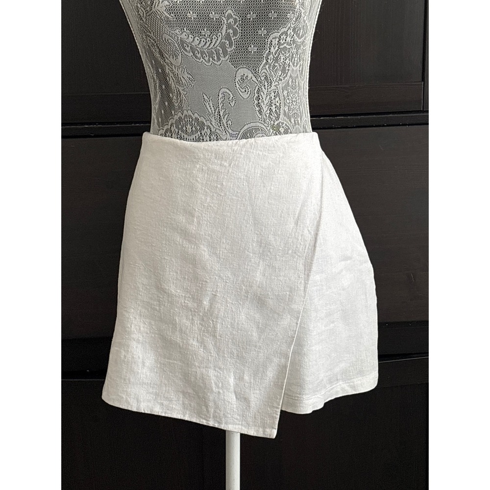 Abercrombie & Fitch White Asymmetrical Linen Skirt